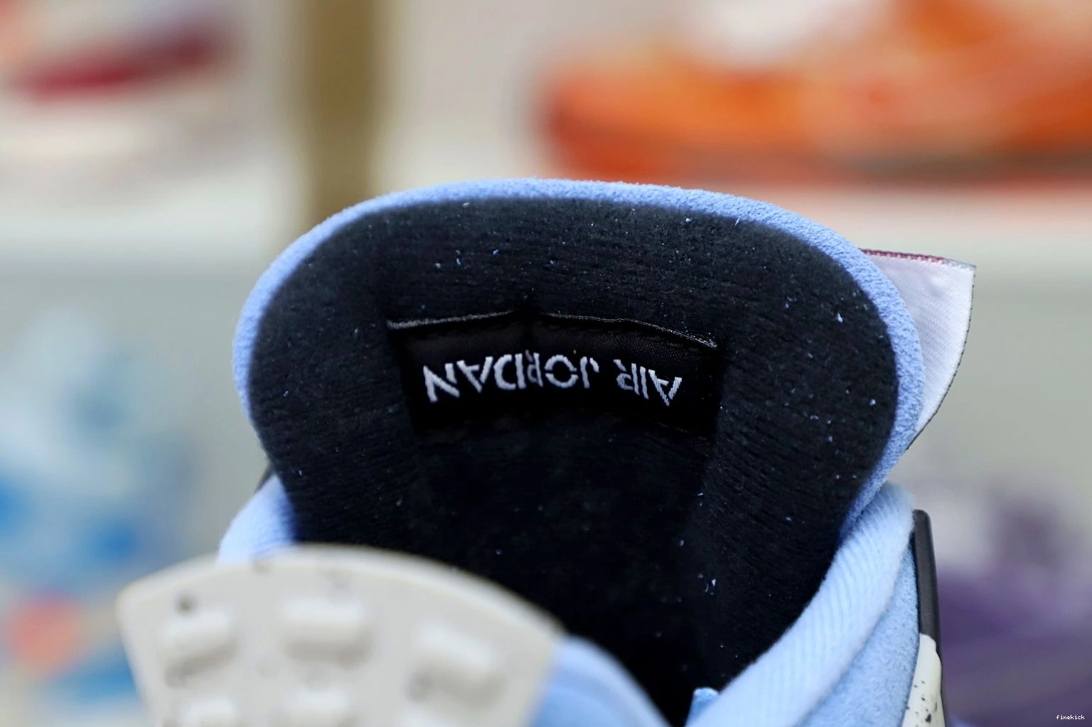 JORDAN 4 UNIVERSITY BLUE AIR 0928